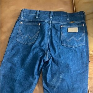 Wrangler Men's Deep Blue Relaxed Jeans 👖 vintage